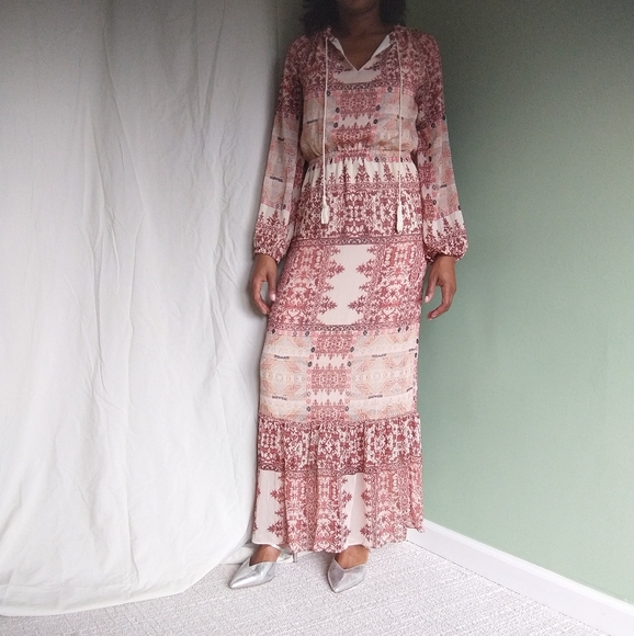 Mossimo Supply Co. Dresses & Skirts - Women's Mossimo supply co. cream pink printed dress